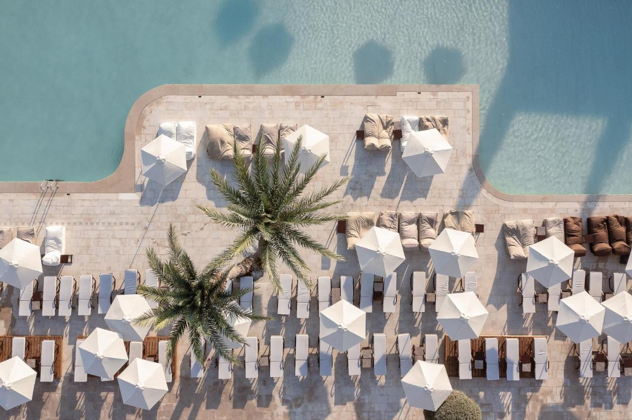 Helea Lifestyle Beach Resort Kallithéa 외부 사진 Aerial view of the pool at the Westin Dubai