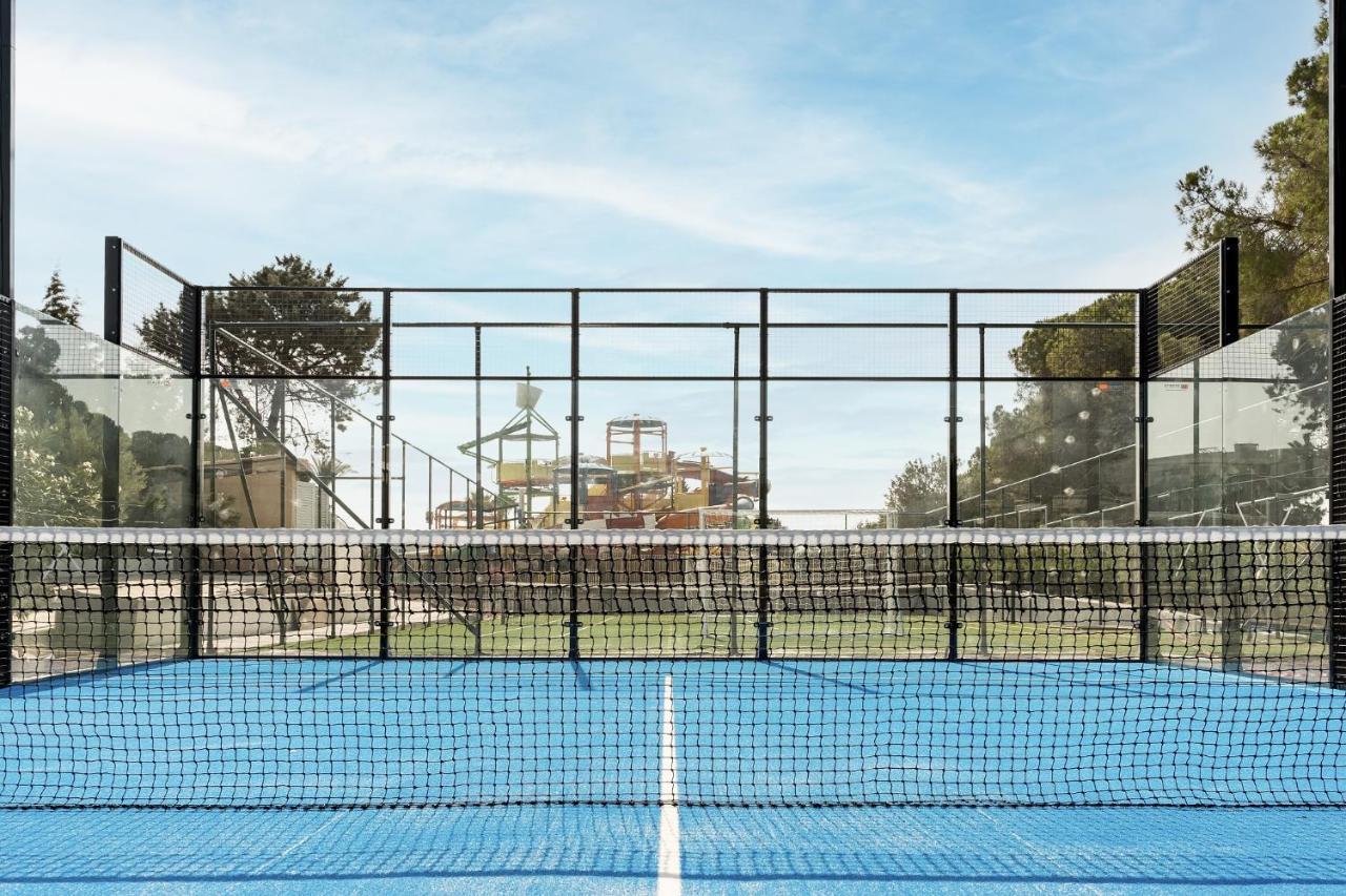 Helea Lifestyle Beach Resort Kallithéa 외부 사진 A paddle tennis court