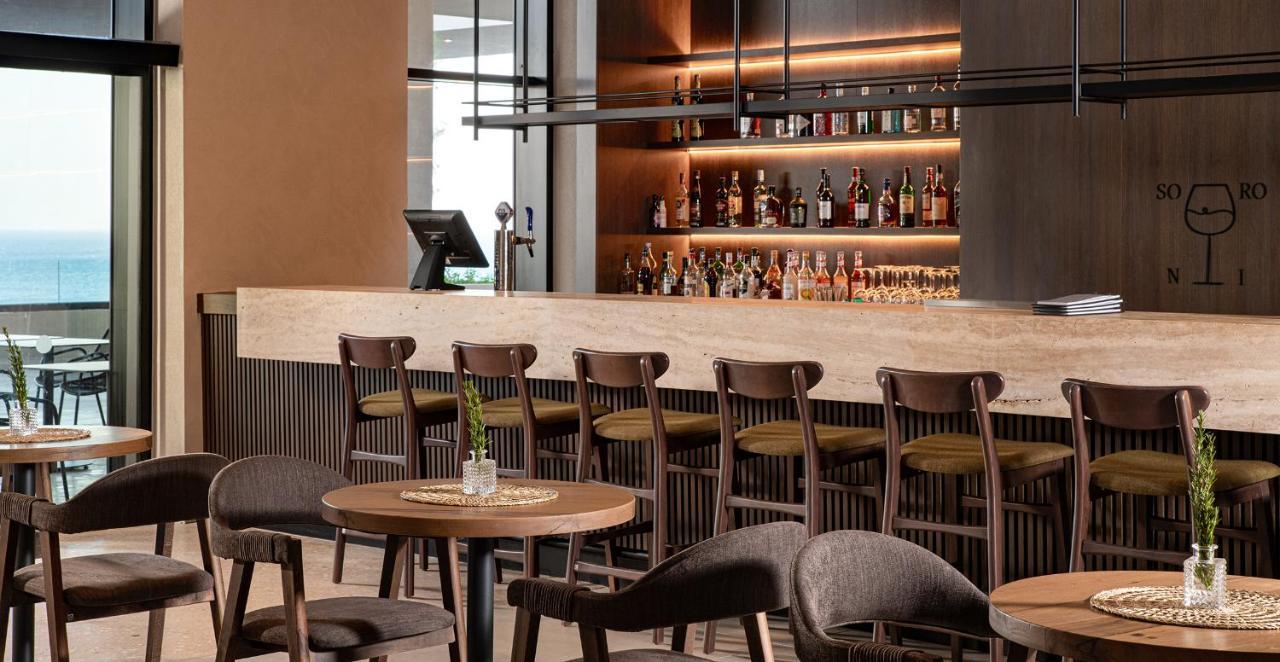 Helea Lifestyle Beach Resort Kallithéa 외부 사진 The bar at the hotel
