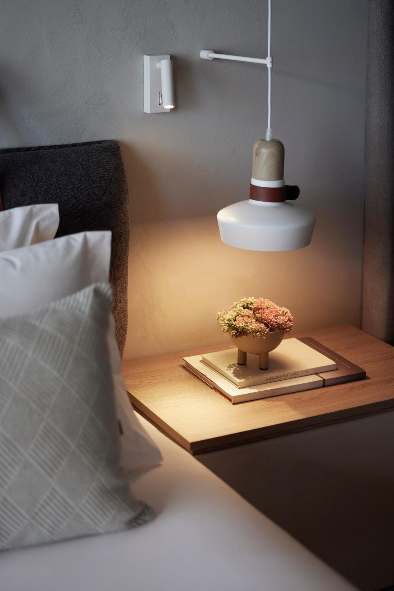 Helea Lifestyle Beach Resort Kallithéa 객실 사진 A bedside lamp